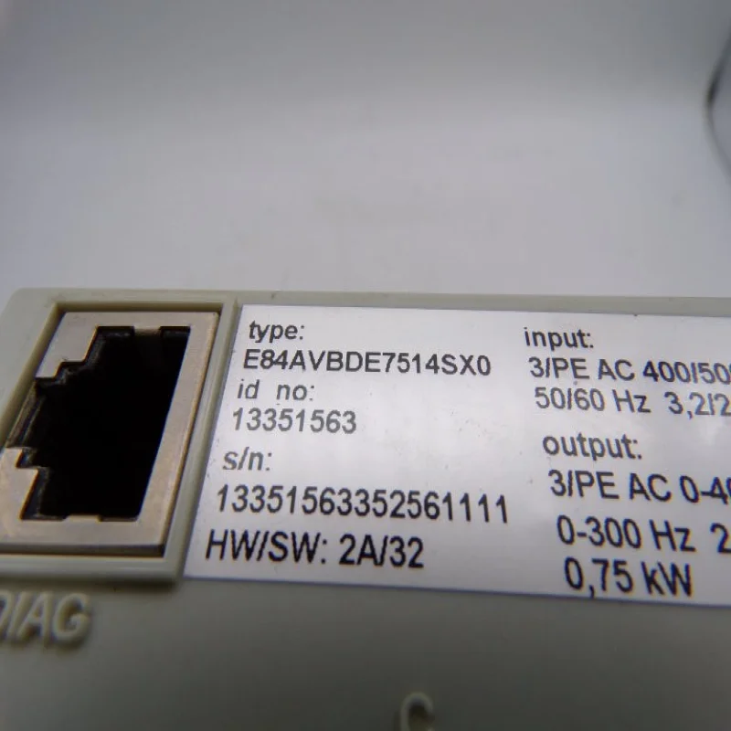 New Original Ready Stock E84AVBDE7514SX0 DRIVE
New Original Ready Stock E84AVBDE7514SX0 DRIVE