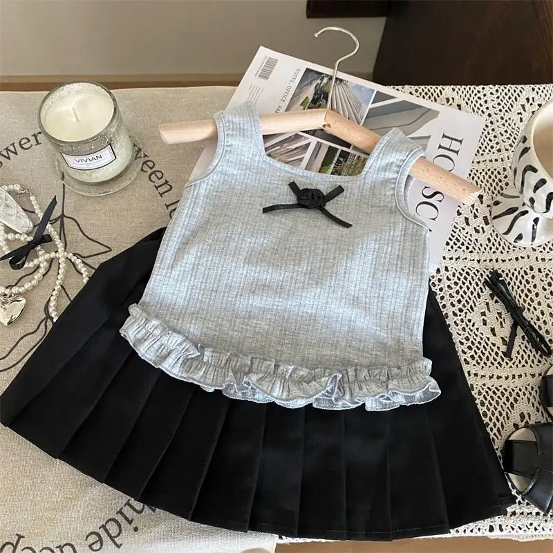 Childrens Sets Korean 2024 Clothing New Summer Girl Bow Sleeveless Vest Children Pleated Skirt Two Pieces Tide Fashion
Childrens Sets Korean 2024 Clothing New Summer Girl Bow Sleeveless Vest Children Pleated Skirt Two Pieces Tide Fashion