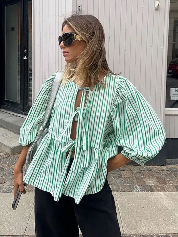 TRAFZA Women's Fashion Blouse 2024 Spring New Long Puff Sleeves Elegant Round Neck Bow Lace Up Versatile Y2K Causal Shirts
TRAFZA Women's Fashion Blouse 2024 Spring New Long Puff Sleeves Elegant Round Neck Bow Lace Up Versatile Y2K Causal Shirts
