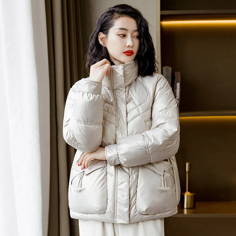 2023 Fashion Streetwear Cotton-padded Jacket Women Short Coat Autumn Winter Stand-up Collar Loose Outerwear Female Thicken Parka
2023 Fashion Streetwear Cotton-padded Jacket Women Short Coat Autumn Winter Stand-up Collar Loose Outerwear Female Thicken Parka