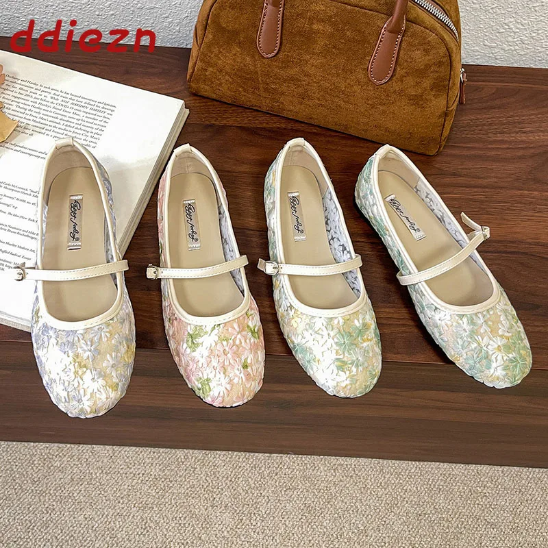 Новые весенне-летние модные женские туфли без каблука с круглым носком, повседневные мягкие женские балетки, элегантные женские туфли Мэри Джейн
Новые весенне-летние модные женские туфли без каблука с круглым носком, повседневные мягкие женские балетки, элегантные женские туфли Мэри Джейн