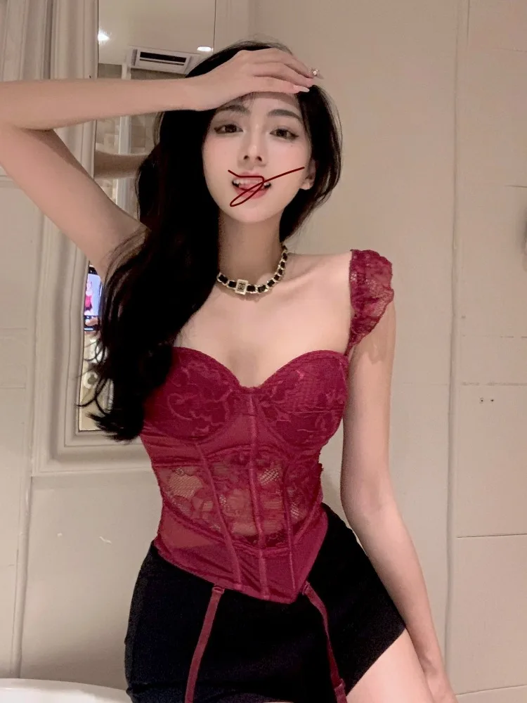 Sexy Red Lace Strap Vest Top with Chest Pad Fishbone Design Slimming Waist Shaping Underwear for Women Breathable Knitted Sum...
Sexy Red Lace Strap Vest Top with Chest Pad Fishbone Design Slimming Waist Shaping Underwear for Women Breathable Knitted Sum...