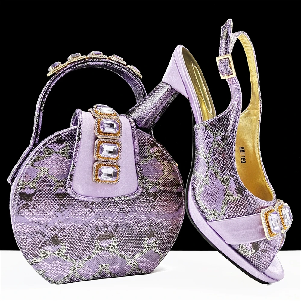 Italian Fashion Bride Wedding Footwear Matching Clutch Set For Party Africa Style Woman Middle Heels Shoes And Bag Set
Italian Fashion Bride Wedding Footwear Matching Clutch Set For Party Africa Style Woman Middle Heels Shoes And Bag Set