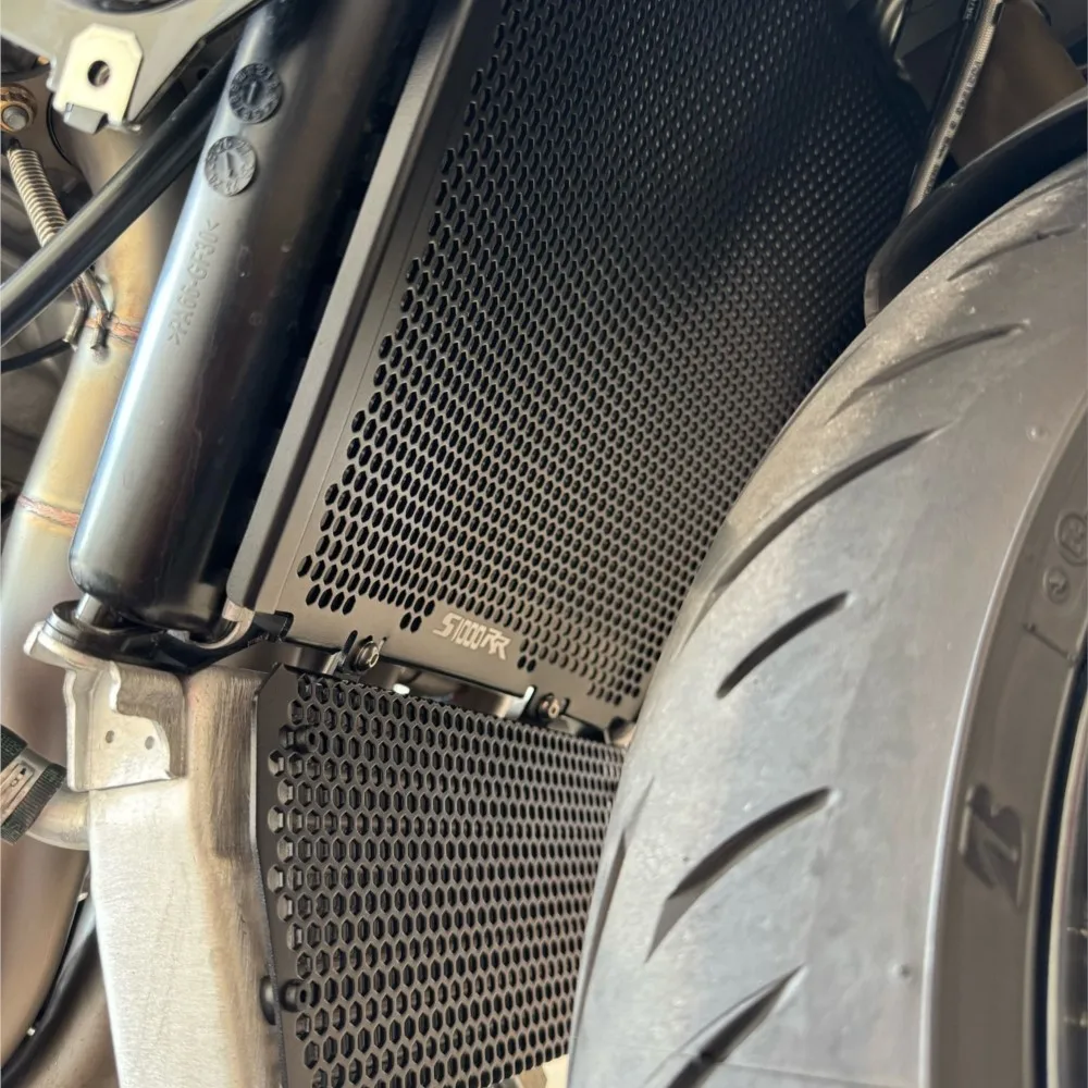 For BMW S1000RR S1000R 2019 2021 2022 2023 2024 2025 2026 S 1000 RR R Radiator Guard Protection Cooler Grill Cover Protector
For BMW S1000RR S1000R 2019 2021 2022 2023 2024 2025 2026 S 1000 RR R Radiator Guard Protection Cooler Grill Cover Protector