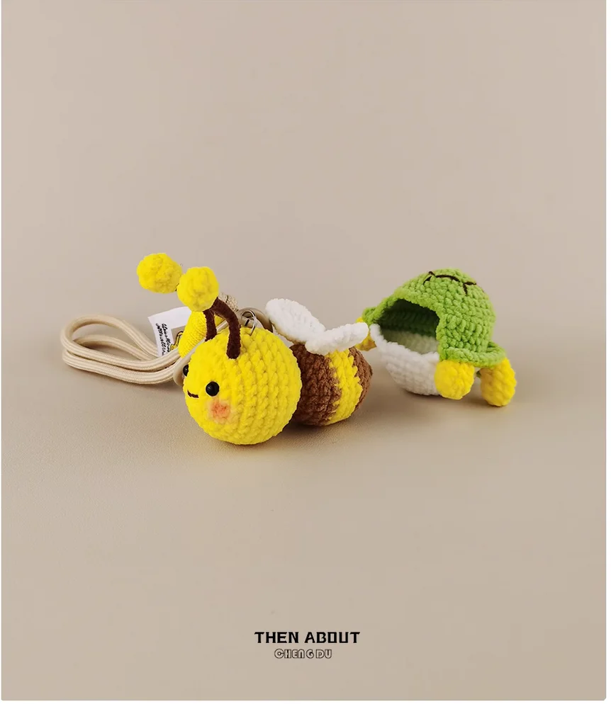 Cute girlfriends turtle honey hand-crocheted doll bag pendant bag ornaments advanced gift.
Cute girlfriends turtle honey hand-crocheted doll bag pendant bag ornaments advanced gift.