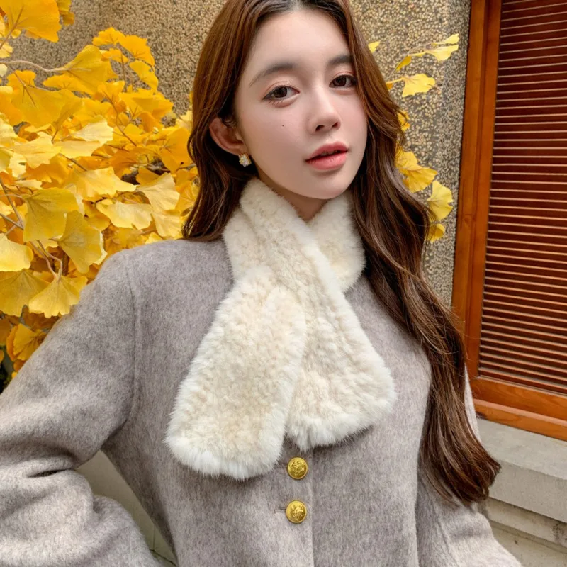 Warm Mink Fur Scarf For Women Autumn And Winter Double-Sided Mink Fur Neck Warmer Fluffy Fur Shawl Wraps Fashion Fur Accessories
Warm Mink Fur Scarf For Women Autumn And Winter Double-Sided Mink Fur Neck Warmer Fluffy Fur Shawl Wraps Fashion Fur Accessories