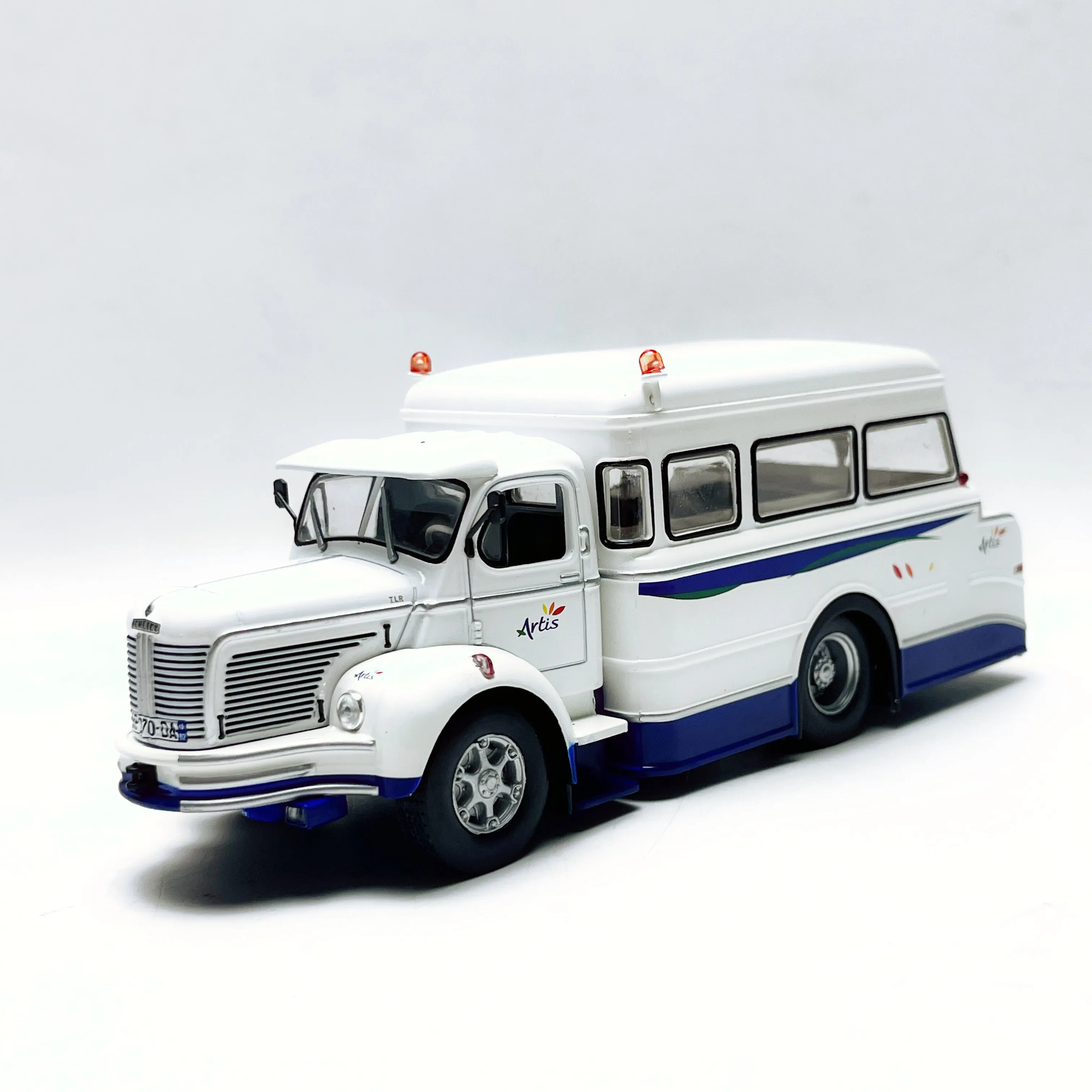 Diecast IXO 1/43 Scale Berliet TLR 10R France Fault Repair Service Bus Alloy Car Model
Diecast IXO 1/43 Scale Berliet TLR 10R France Fault Repair Service Bus Alloy Car Model