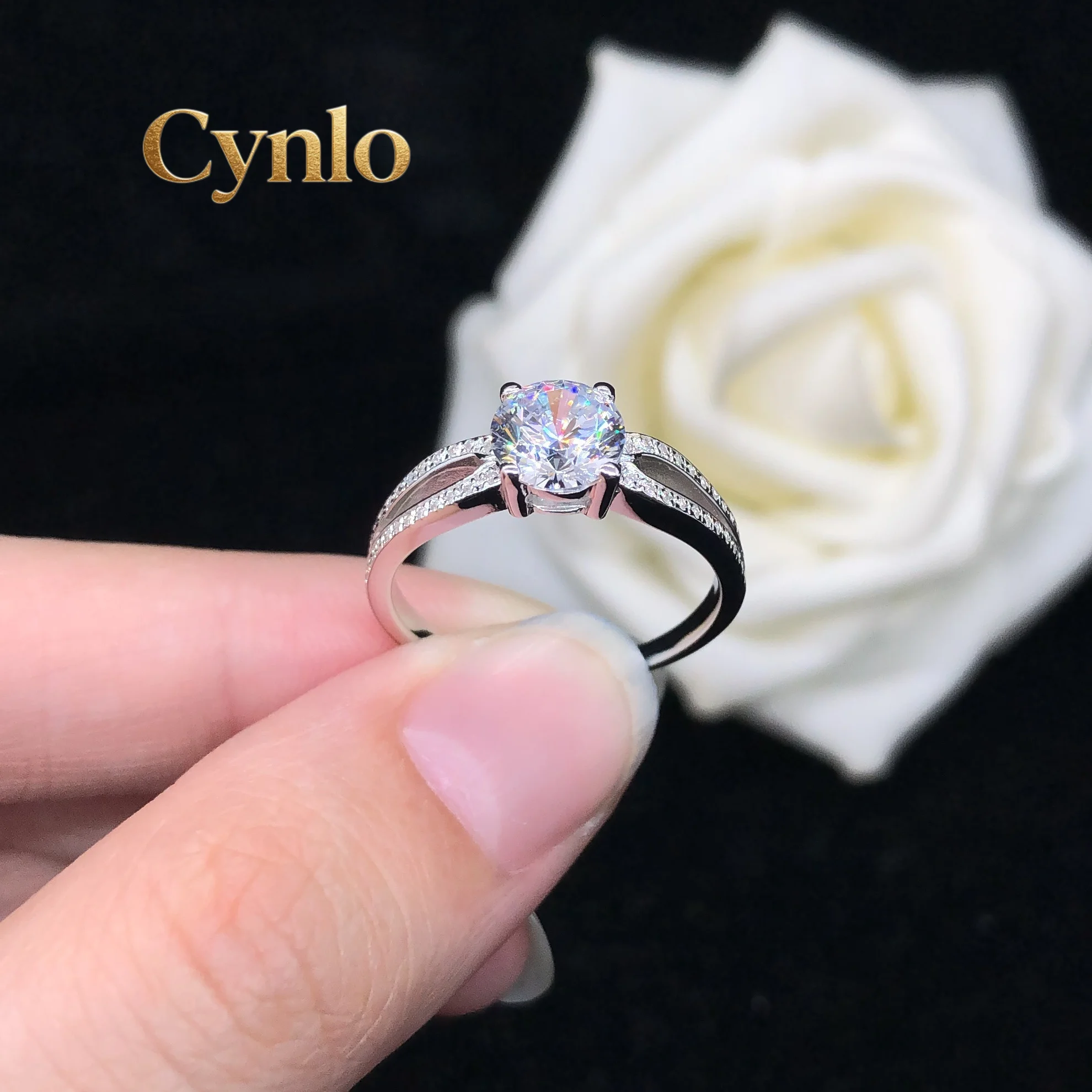 Cynlo Jewelry Test Positive 1CT 6.5mm D Moissanite Diamond Ring AU750 Wedding Ring 18K White Gold Ring for Women
Cynlo Jewelry Test Positive 1CT 6.5mm D Moissanite Diamond Ring AU750 Wedding Ring 18K White Gold Ring for Women