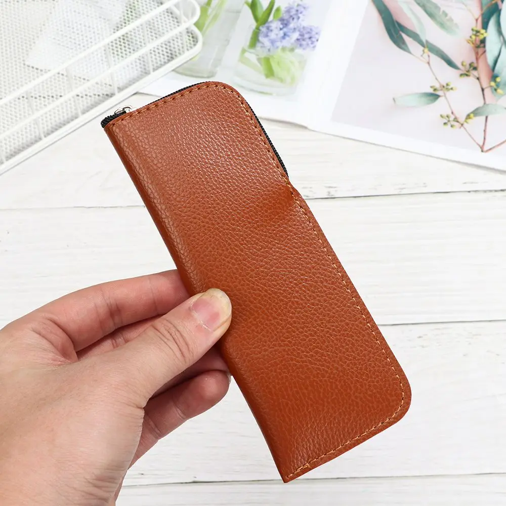 Simple Eyewear Accessories Soft Leather Reading Glasses Bag Case Sun Glasses Pouch Glasses Protective Case Sunglasses Case Box
Simple Eyewear Accessories Soft Leather Reading Glasses Bag Case Sun Glasses Pouch Glasses Protective Case Sunglasses Case Box