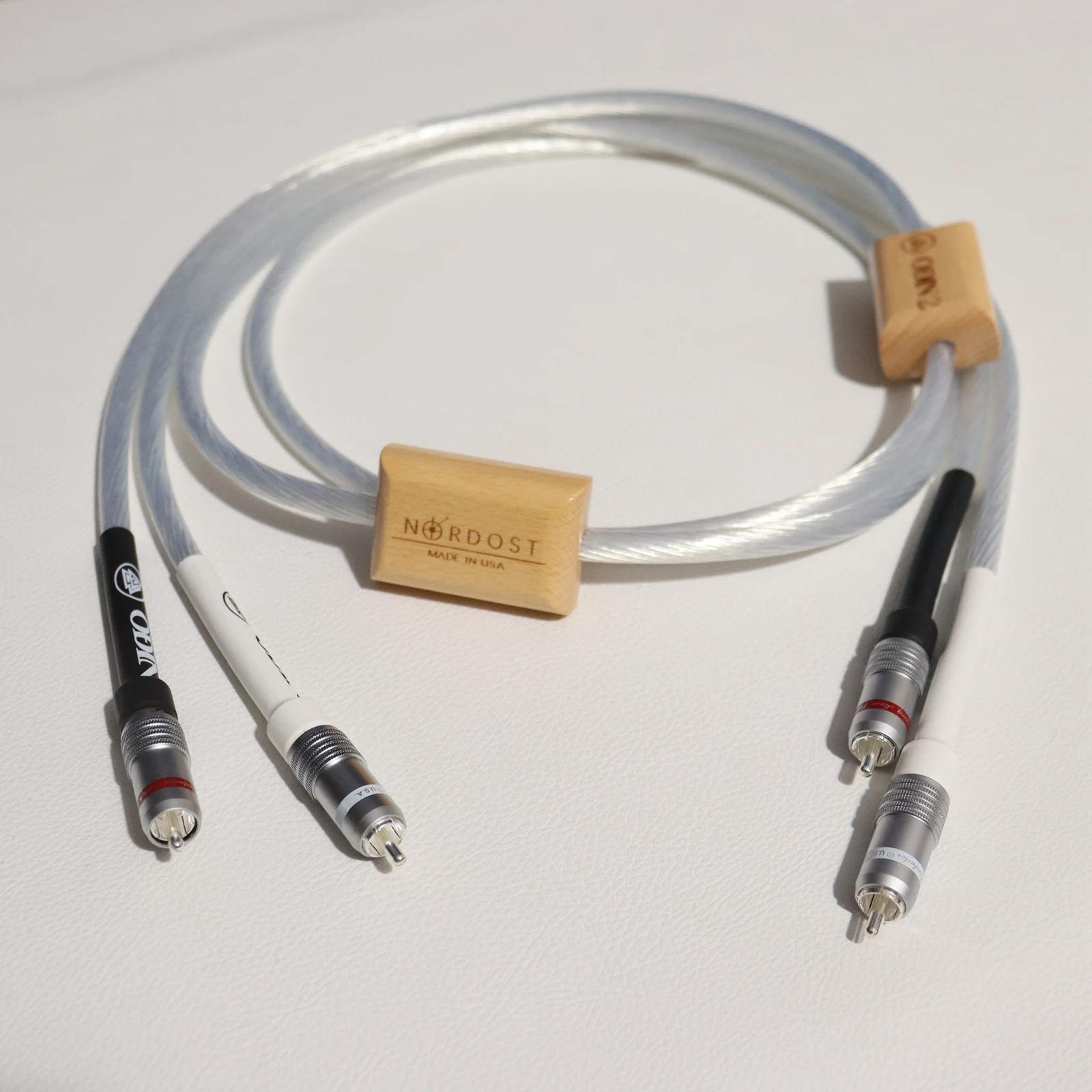 1 Pair ZUIDID OD series HIFI Monocrystalline Silver Supreme Reference RCA Audio Cable with Silver Plated CMC RCA Connector
1 Pair ZUIDID OD series HIFI Monocrystalline Silver Supreme Reference RCA Audio Cable with Silver Plated CMC RCA Connector