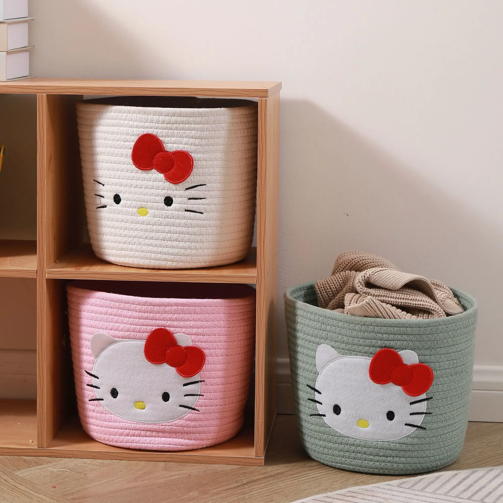Sanrio Kawaii Hello Kitty Cotton Rope Storage Buckets Anime Cartoon Exquisite Household Desktop Cosmetics Sundries Storage Box
Sanrio Kawaii Hello Kitty Cotton Rope Storage Buckets Anime Cartoon Exquisite Household Desktop Cosmetics Sundries Storage Box