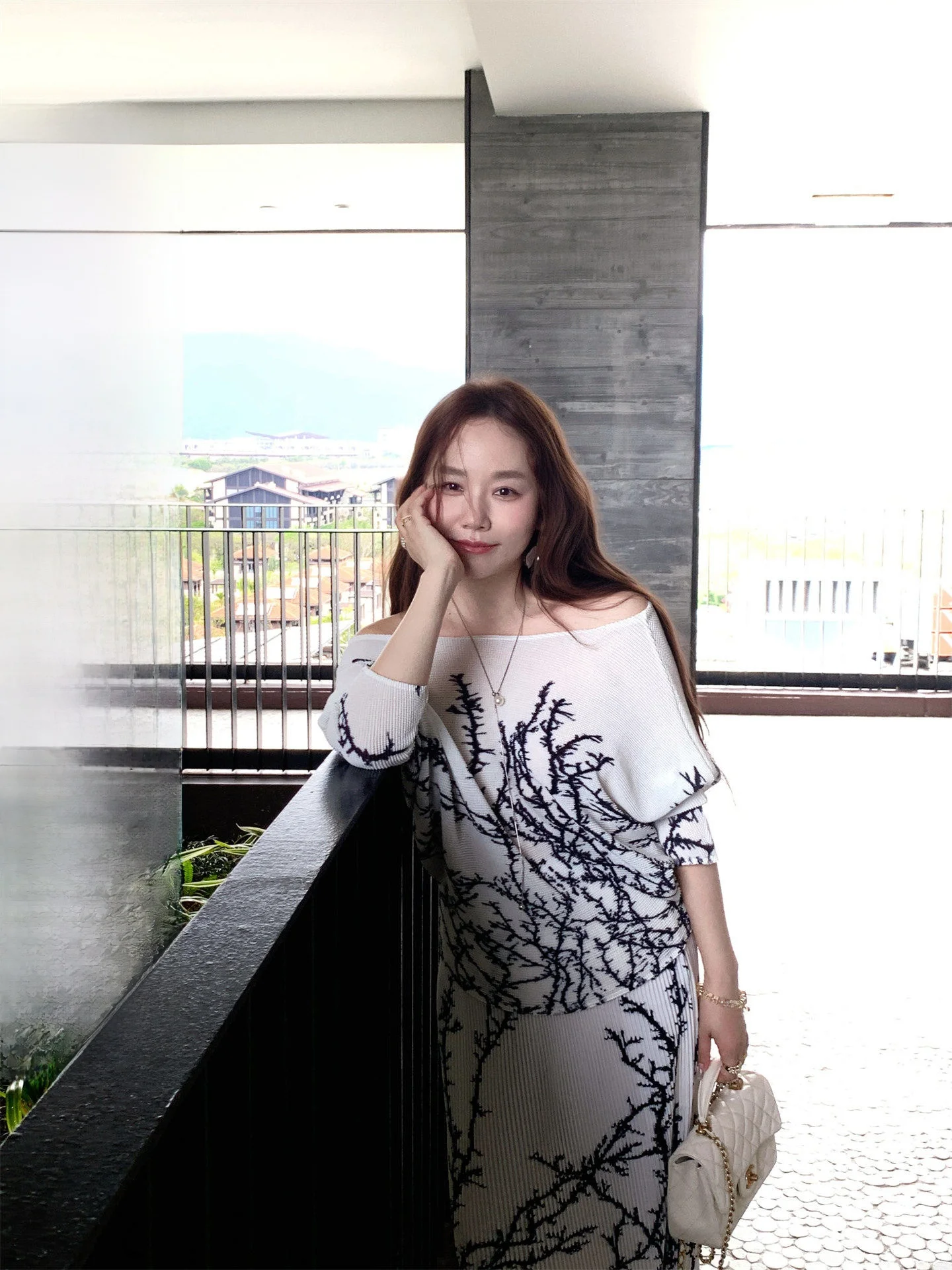 White Knitted Long Sleeve One Shoulder Top Women's Spring 2026 Slimming Cute Style Polyester Fiber Casual Floral Pattern
White Knitted Long Sleeve One Shoulder Top Women's Spring 2026 Slimming Cute Style Polyester Fiber Casual Floral Pattern