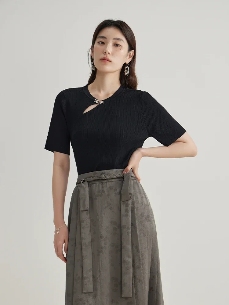 DUSHU Women Summer Knitted T-Shirt Black Short Sleeve Knitwear Three-dimensional Butterfly Button Design Shirts Top 24DS82587
DUSHU Women Summer Knitted T-Shirt Black Short Sleeve Knitwear Three-dimensional Butterfly Button Design Shirts Top 24DS82587
