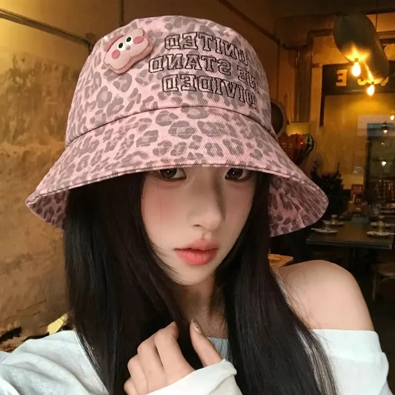 New Cute Cartoon Sticker Leopard Print Bucket Hats Women Spring Summer Travel Sunscreen Versatile Fashion Basin Caps Y2K
New Cute Cartoon Sticker Leopard Print Bucket Hats Women Spring Summer Travel Sunscreen Versatile Fashion Basin Caps Y2K