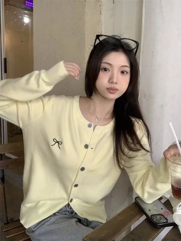 Sweet Sle Knitted Open Cardigan Long Sve round Ne Loose Fit Knot Embroidery Warm Autumn New Arrival Women's Top
Sweet Sle Knitted Open Cardigan Long Sve round Ne Loose Fit Knot Embroidery Warm Autumn New Arrival Women's Top
