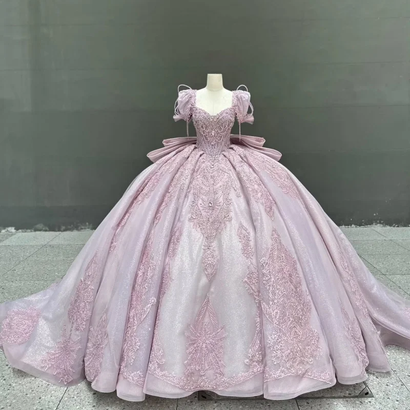 Блестящее розовое платье Quinceanera с открытыми плечами по индивидуальному заказу, аппликация с блестками, бусины, хрустальный цветок, длинный хвост, платья de 15, Quinceanera
Блестящее розовое платье Quinceanera с открытыми плечами по индивидуальному заказу, аппликация с блестками, бусины, хрустальный цветок, длинный хвост, платья de 15, Quinceanera