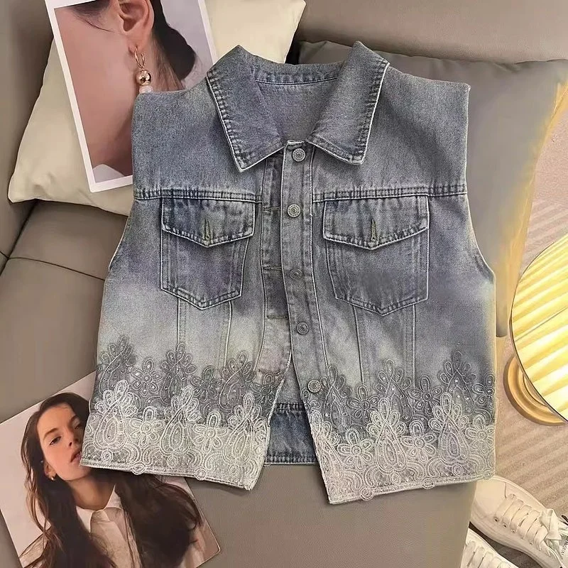 Summer 2025 Women's Casual Heavy Embroidery Denim Vest Jaet Lace Splicing Trendy Drill Trimmed ort Collar Single Button
Summer 2025 Women's Casual Heavy Embroidery Denim Vest Jaet Lace Splicing Trendy Drill Trimmed ort Collar Single Button