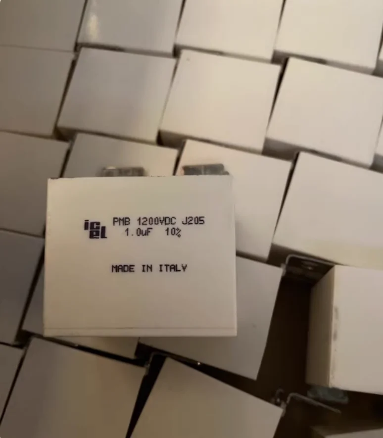 2PCS/LOT ICEL PMB2124100KSP PMB 1200V 1UF 1.0UF 42×33×35MM surge absorption high-frequency capacitor
2PCS/LOT ICEL PMB2124100KSP PMB 1200V 1UF 1.0UF 42×33×35MM surge absorption high-frequency capacitor