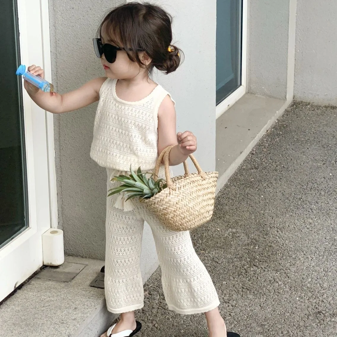 Girls Two-piece Childrens Suit 2024 Summer Korean-style Knitted Suit Baby Girls Hollow-out Vest Wide-leg Pants Two-piece Set
Girls Two-piece Childrens Suit 2024 Summer Korean-style Knitted Suit Baby Girls Hollow-out Vest Wide-leg Pants Two-piece Set