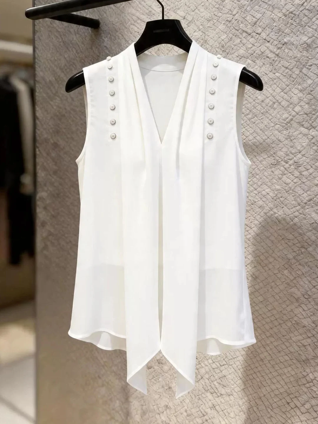 Elegant V-Neck Sleeveless Vest Casual Summer Top Lightweight Silk Straight Cut Commute Style Korean Fashion Poise Leisure
Elegant V-Neck Sleeveless Vest Casual Summer Top Lightweight Silk Straight Cut Commute Style Korean Fashion Poise Leisure