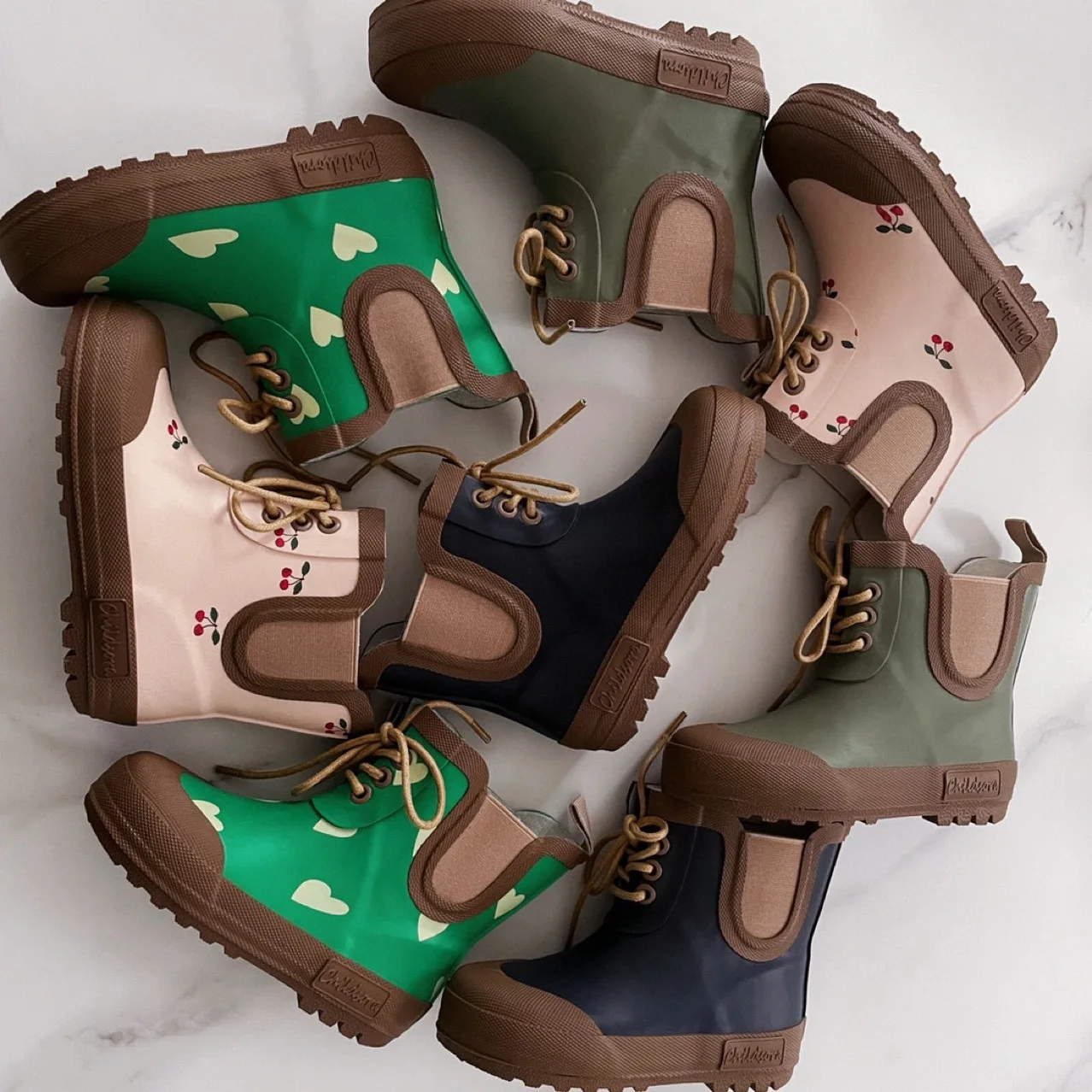 Детские непромокаемые сапоги, осень-зима 2022, Новое поступление, модные непромокаемые нескользящие высокие сапоги вишневого цвета для мальчиков и девочек, винтажный стиль
Детские непромокаемые сапоги, осень-зима 2022, Новое поступление, модные непромокаемые нескользящие высокие сапоги вишневого цвета для мальчиков и девочек, винтажный стиль