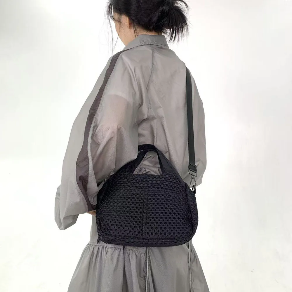 Hot Selling New Lightweight Woven Bag Solid Color Women Crossbody Bag Casual Mesh Design Daily Shoulder Bags For Ladies
Hot Selling New Lightweight Woven Bag Solid Color Women Crossbody Bag Casual Mesh Design Daily Shoulder Bags For Ladies