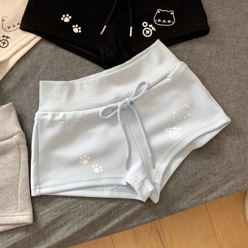 Японские милые шорты в стиле Лолиты с мультяшным принтом кота, женские повседневные шорты Kawaii с эластичной резинкой на талии Y2k, милые эстетические хлопковые шорты
Японские милые шорты в стиле Лолиты с мультяшным принтом кота, женские повседневные шорты Kawaii с эластичной резинкой на талии Y2k, милые эстетические хлопковые шорты