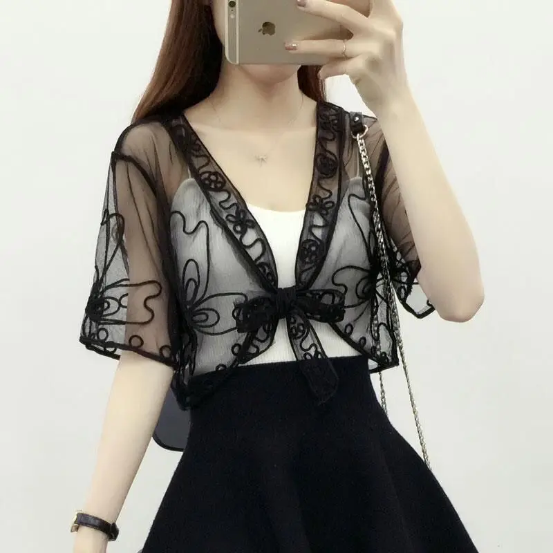 Women's Versatile Summer Ultra-thin Batch Shoulder Jacket Short Cape Thin Summer Sunscreen Western-style Cardigan 2024 Y413
Women's Versatile Summer Ultra-thin Batch Shoulder Jacket Short Cape Thin Summer Sunscreen Western-style Cardigan 2024 Y413