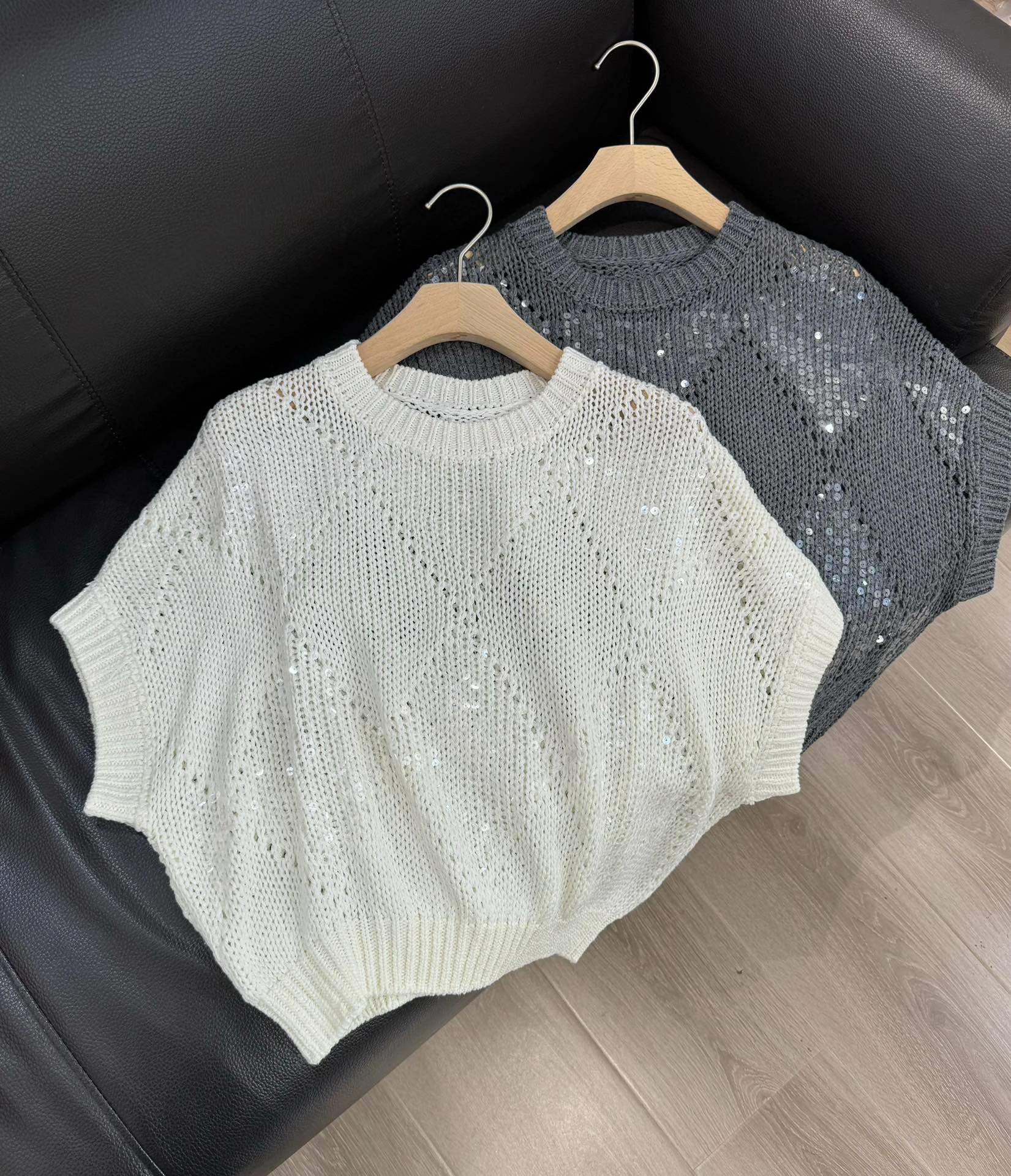 24 New B//C Embroidered Sequins Round Neck Sparkling Knit Linen and Silk Blend Short Sleeve Top
24 New B//C Embroidered Sequins Round Neck Sparkling Knit Linen and Silk Blend Short Sleeve Top