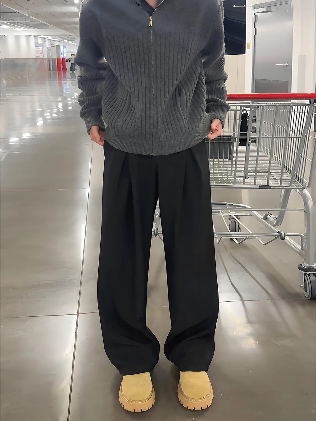 Мужские широкие брюки Bla Thiened Fce: осенне-зимние повседневные брюки прямого кроя, струящиеся, модные, в городском стиле
Мужские широкие брюки Bla Thiened Fce: осенне-зимние повседневные брюки прямого кроя, струящиеся, модные, в городском стиле