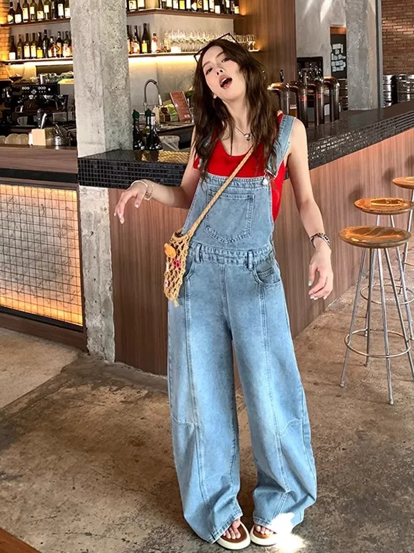 Casual High Waist Wide Leg Jeans Women's Spring Summer New Style Loose Anti-Aging Casual Slimming Versatile Knife Overalls
Casual High Waist Wide Leg Jeans Women's Spring Summer New Style Loose Anti-Aging Casual Slimming Versatile Knife Overalls