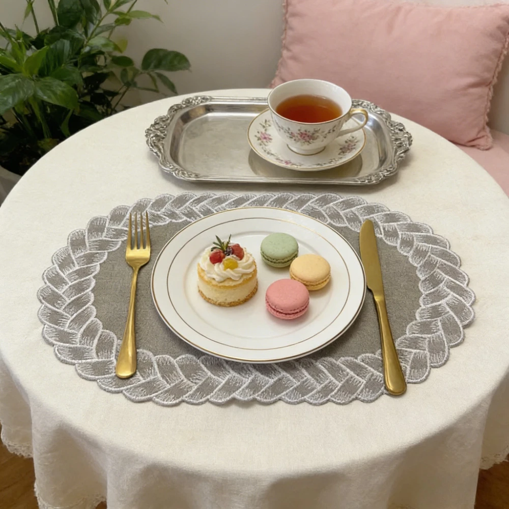 4pcs Embroidery Placemats Elegant Tablecloth Washable Reusable for Daily Dining Wedding Party Coffee Table Mats Decor Napkins
4pcs Embroidery Placemats Elegant Tablecloth Washable Reusable for Daily Dining Wedding Party Coffee Table Mats Decor Napkins