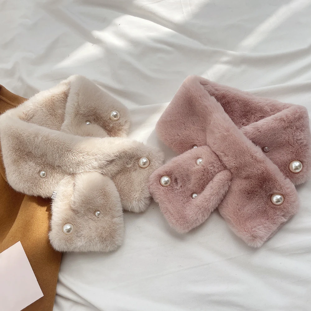 Pearl Beaded Plush Cross Scarf Solid Color Windproof Snood Neckerchief Winter Warm Scarves Faux Rabbit Fur Soft Collar Scarf
Pearl Beaded Plush Cross Scarf Solid Color Windproof Snood Neckerchief Winter Warm Scarves Faux Rabbit Fur Soft Collar Scarf