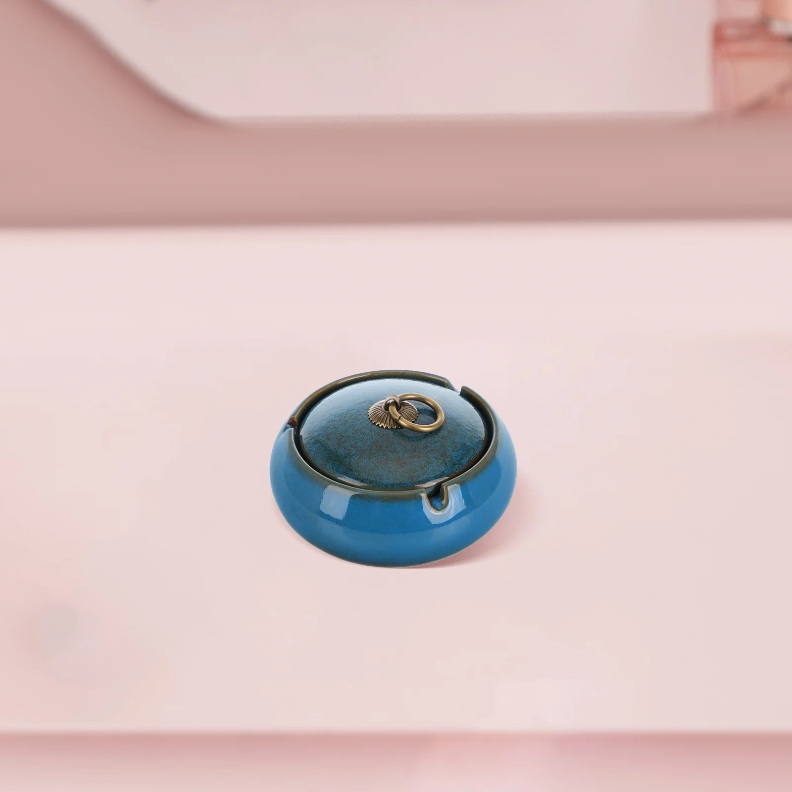 Ashtray with Lid Sink for Smokers Home Restaurant Art Decor Table Living Room Holder
Ashtray with Lid Sink for Smokers Home Restaurant Art Decor Table Living Room Holder