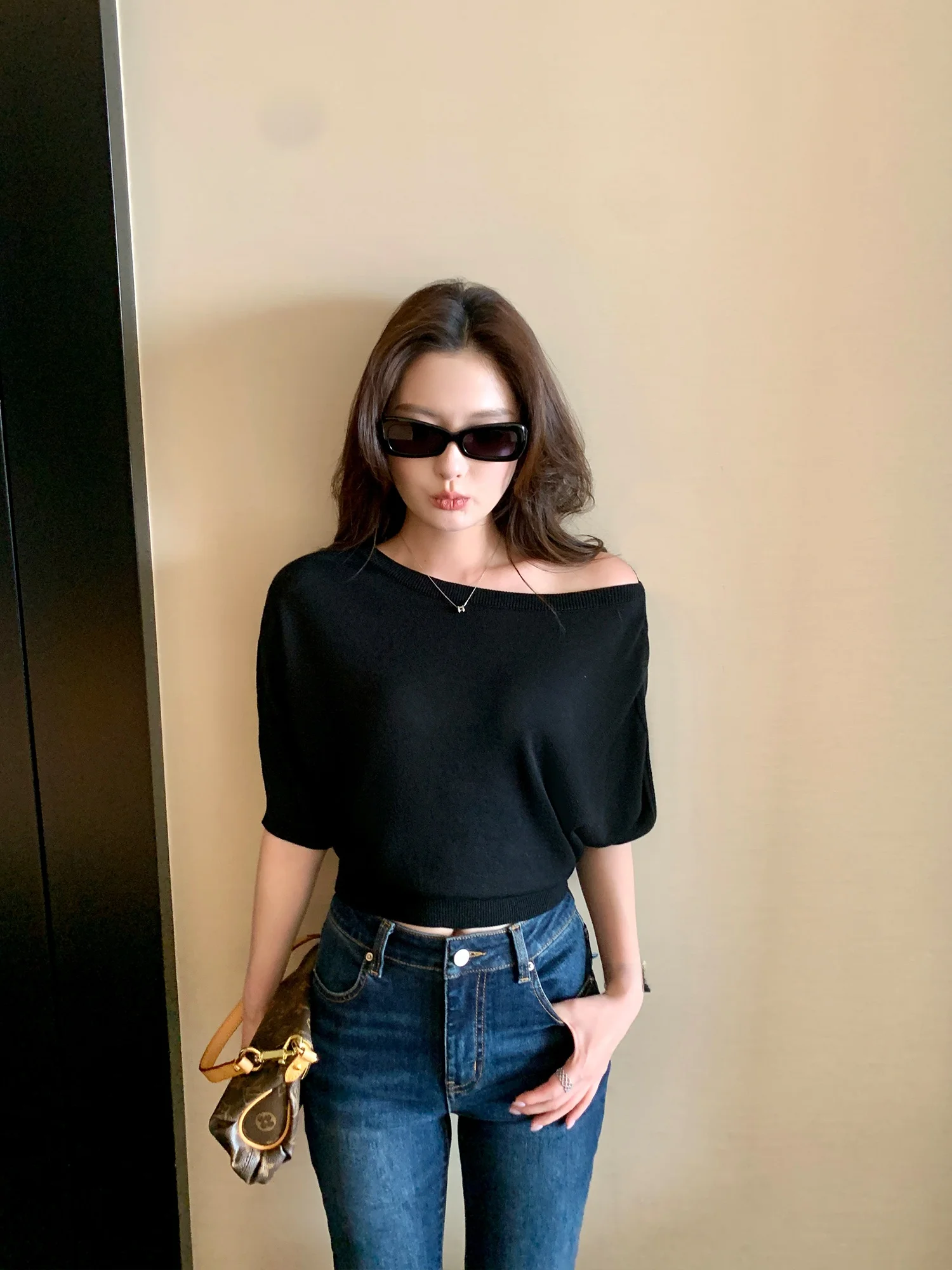 Pusumede Casual Style Women's Loose Batwing Sleeve Knitted Top Shoulder Bared Lenzing Fiber Short Length Five Sleeve Summer
Pusumede Casual Style Women's Loose Batwing Sleeve Knitted Top Shoulder Bared Lenzing Fiber Short Length Five Sleeve Summer