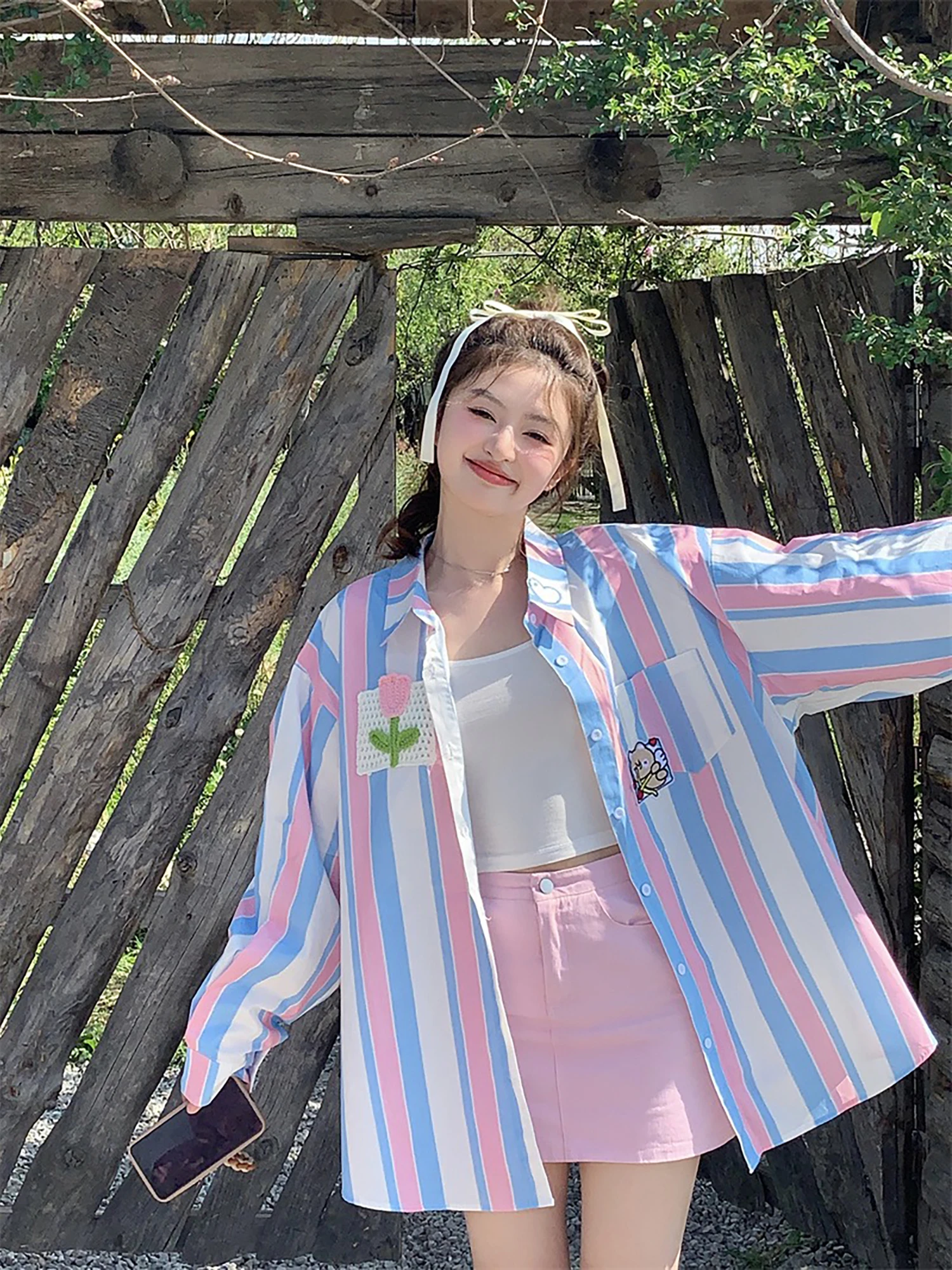 Vanwenwen Spring Sweet Flower Matched Women's Collar Striped Academy Style Shirt Salted Soy Milk Casual Loose Fit Top
Vanwenwen Spring Sweet Flower Matched Women's Collar Striped Academy Style Shirt Salted Soy Milk Casual Loose Fit Top