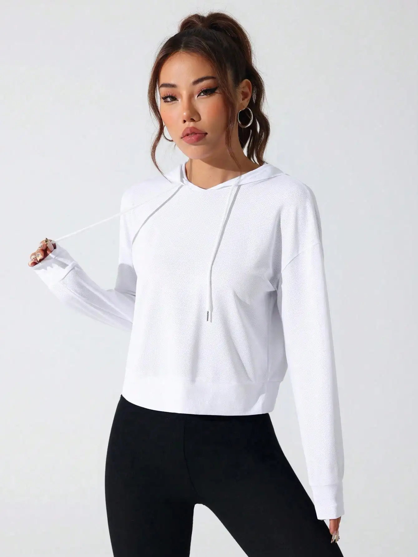 Women Cropped Hoodie Hollow Back Breathable Sporty Sweatshirt
Women Cropped Hoodie Hollow Back Breathable Sporty Sweatshirt