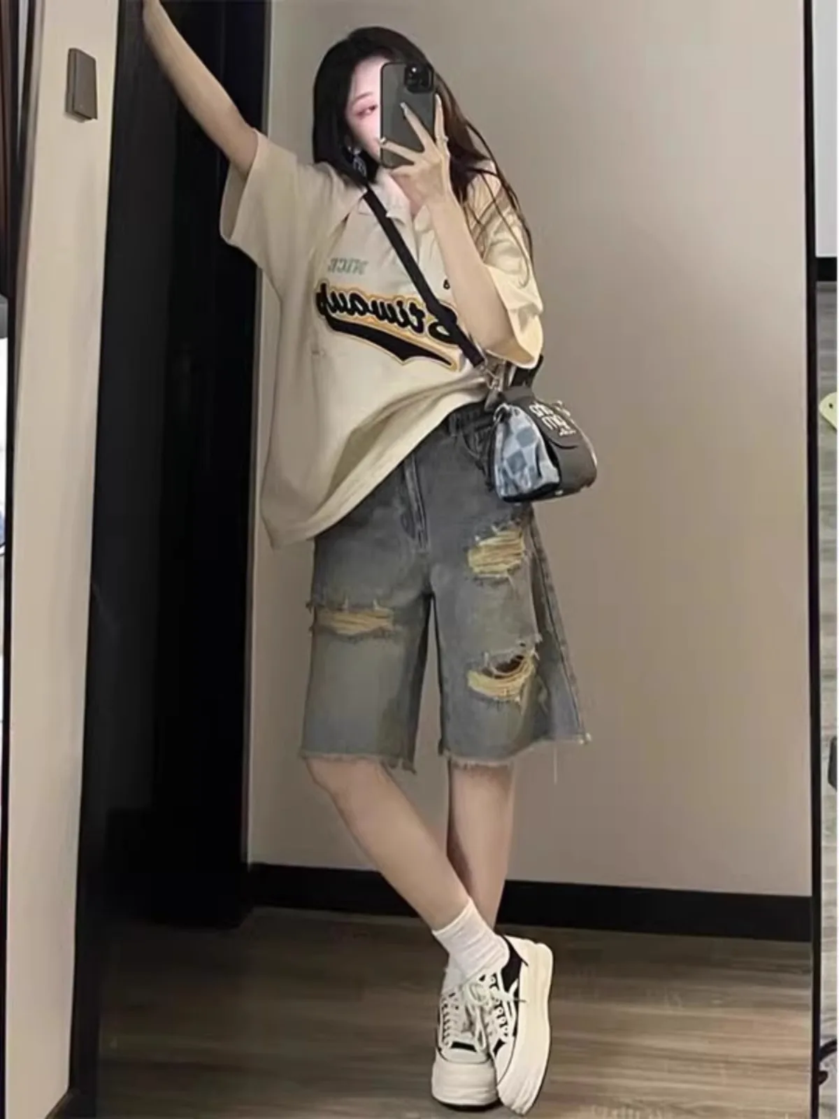Retro American High Street Distressed Five-Point Women's Denim Shorts Summer Loose Slim Straight Wide Leg Mid-Length Pants
Retro American High Street Distressed Five-Point Women's Denim Shorts Summer Loose Slim Straight Wide Leg Mid-Length Pants