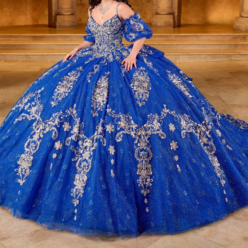 Royal Blue Princess Quinceanera Dresses Spaghetti Strap Gold Lace Applique Beading Tull Corset Sweet 16 Birthday Party Vestidos
Royal Blue Princess Quinceanera Dresses Spaghetti Strap Gold Lace Applique Beading Tull Corset Sweet 16 Birthday Party Vestidos