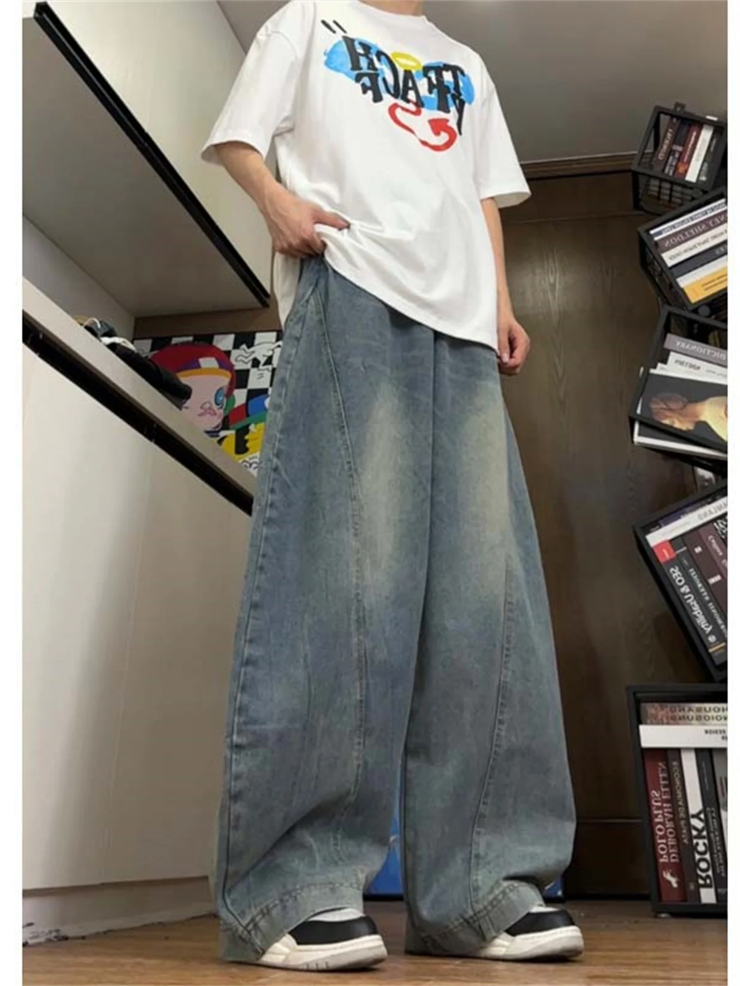 Retro Blue Must Water Washed Men's Wide Leg Jeans Casual Straight Cut Trousers Summer Fashionable Lazy Chic High Street S...
Retro Blue Must Water Washed Men's Wide Leg Jeans Casual Straight Cut Trousers Summer Fashionable Lazy Chic High Street S...