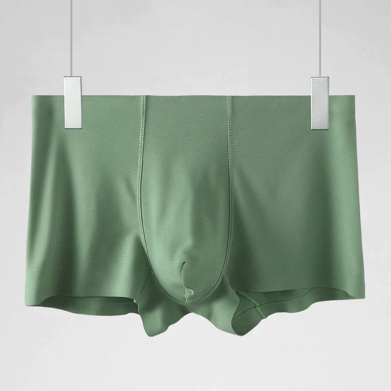 Men's cotton modal briefs, breathable for summer, four-cornered shorts for young men, sexy.
Men's cotton modal briefs, breathable for summer, four-cornered shorts for young men, sexy.