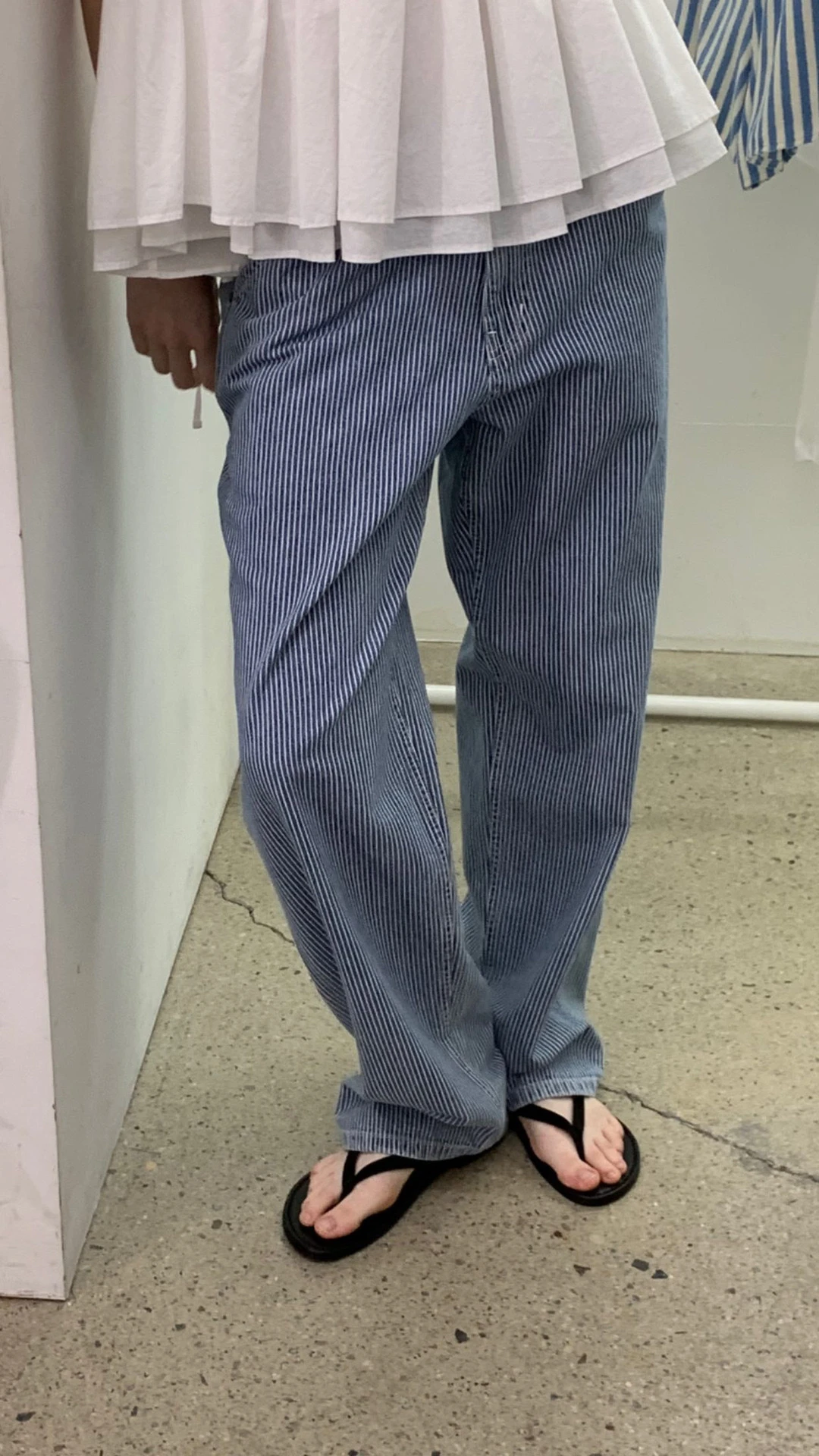 High Waist Loose Fit Casual Pants with kets Striped Pattern Versatile Blue Denim Straight Leg Trousers for Women
High Waist Loose Fit Casual Pants with kets Striped Pattern Versatile Blue Denim Straight Leg Trousers for Women