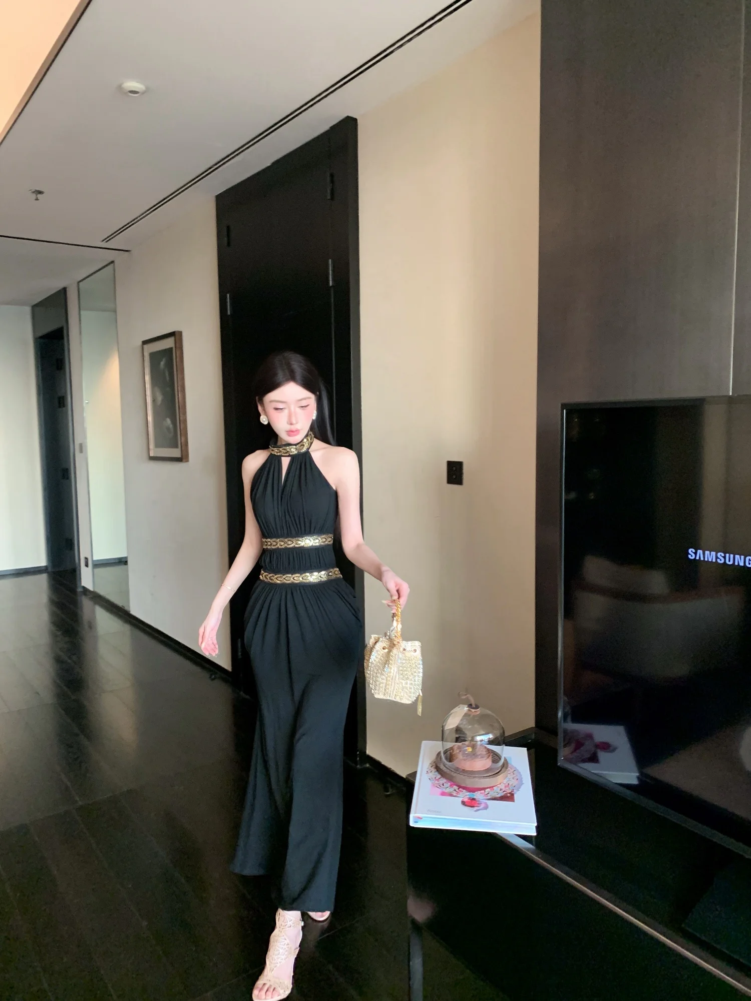 Slimming Sequin Strap Long Dress Neck Hanging Waist Cinching Summer French Style High Waist Gown for Women Breathable Skin-Fr...
Slimming Sequin Strap Long Dress Neck Hanging Waist Cinching Summer French Style High Waist Gown for Women Breathable Skin-Fr...