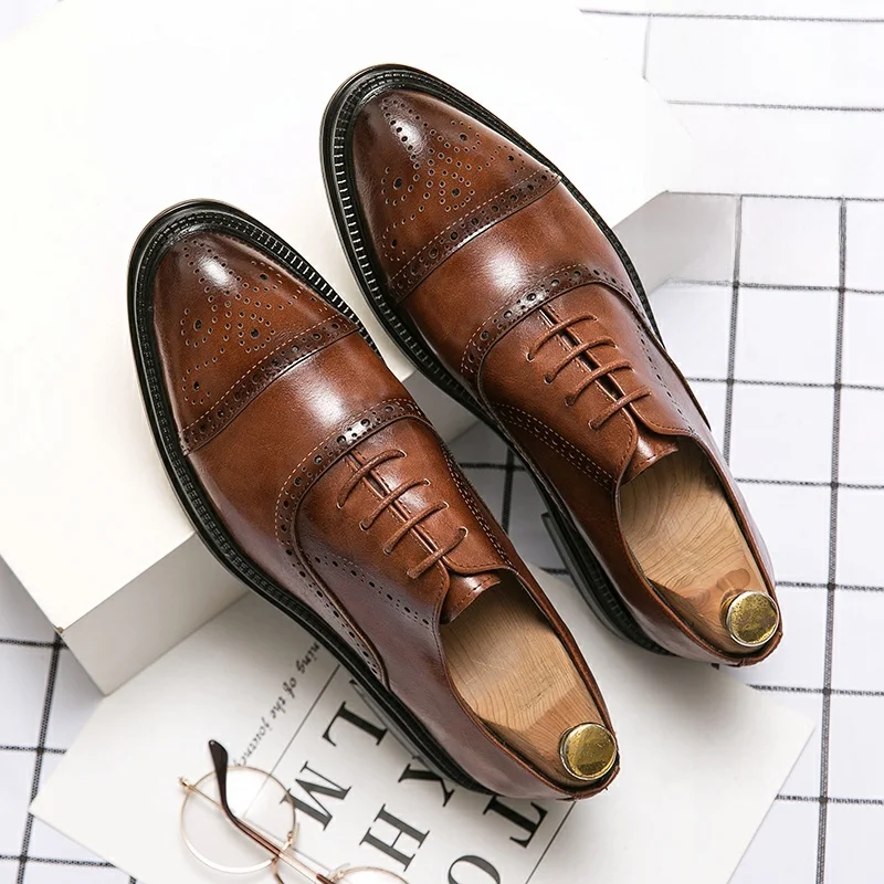 Men's Brogue Shoes Floral Embroidery Wedding Ceremony Business Casual Heightening Trendy Suit Wedding Groom Shoes British Style
Men's Brogue Shoes Floral Embroidery Wedding Ceremony Business Casual Heightening Trendy Suit Wedding Groom Shoes British Style