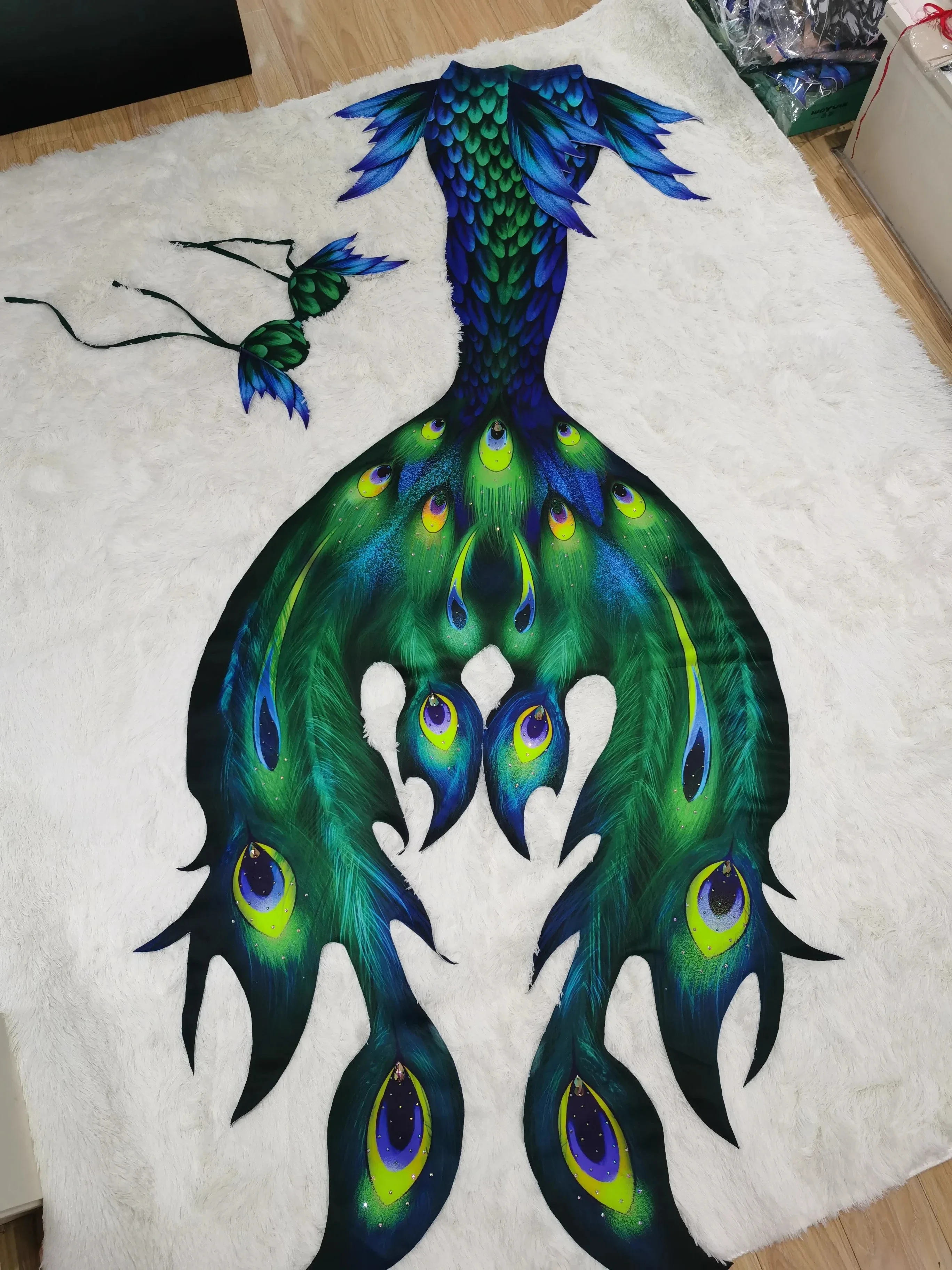 Big Peacock Cosplay Mermaid Tail Adult Woman Tail High Quality Artificial Fish Scale Aquarium Performance Model Swimsuit
Big Peacock Cosplay Mermaid Tail Adult Woman Tail High Quality Artificial Fish Scale Aquarium Performance Model Swimsuit