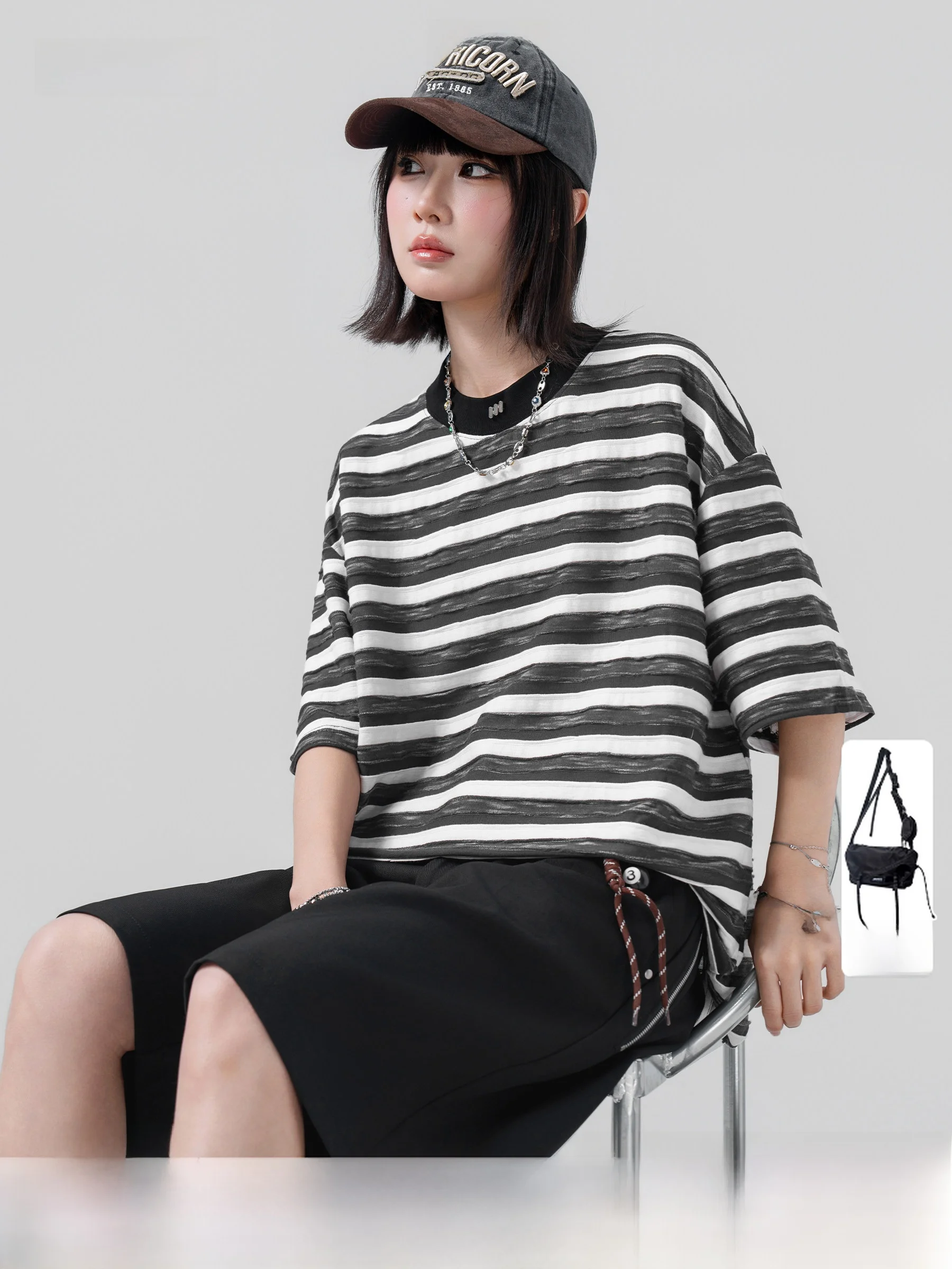 American High Intelligence Striped Short Sleeve T-Shirt Unisex Loose Breathable Summer New Style Half Sleeve Body T-Shirt
American High Intelligence Striped Short Sleeve T-Shirt Unisex Loose Breathable Summer New Style Half Sleeve Body T-Shirt