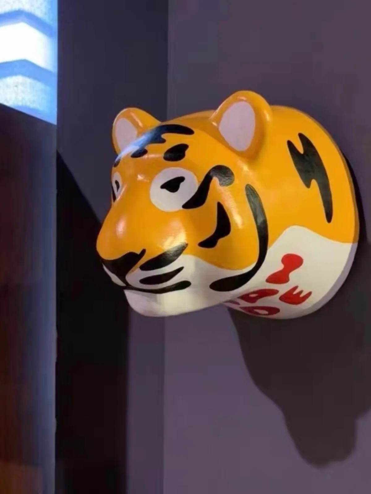 Голова, мебель для дома, маленькая скульптура для гостиной, настенные модные аксессуары, милый креативный настенный тигр
Голова, мебель для дома, маленькая скульптура для гостиной, настенные модные аксессуары, милый креативный настенный тигр