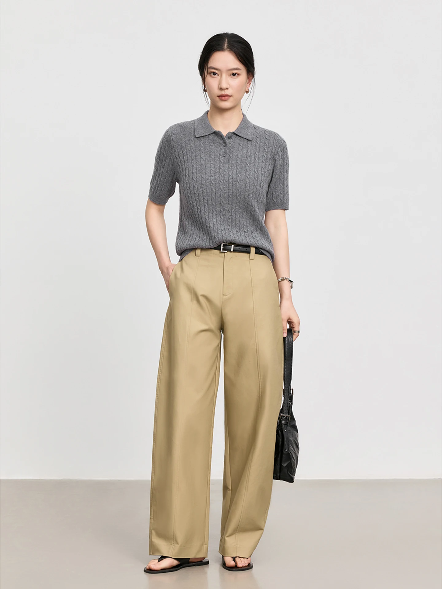 Вязаная футболка из чистого кашемира с коротким рукавом, ранняя весна, модная повседневная модель прямого кроя, простой дизайн, весна 2026
Вязаная футболка из чистого кашемира с коротким рукавом, ранняя весна, модная повседневная модель прямого кроя, простой дизайн, весна 2026