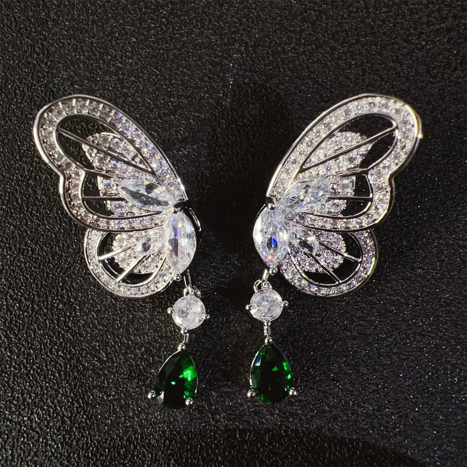cute butterfly earrings for women gold silver color daily wear dinner party jewelry earrings
cute butterfly earrings for women gold silver color daily wear dinner party jewelry earrings