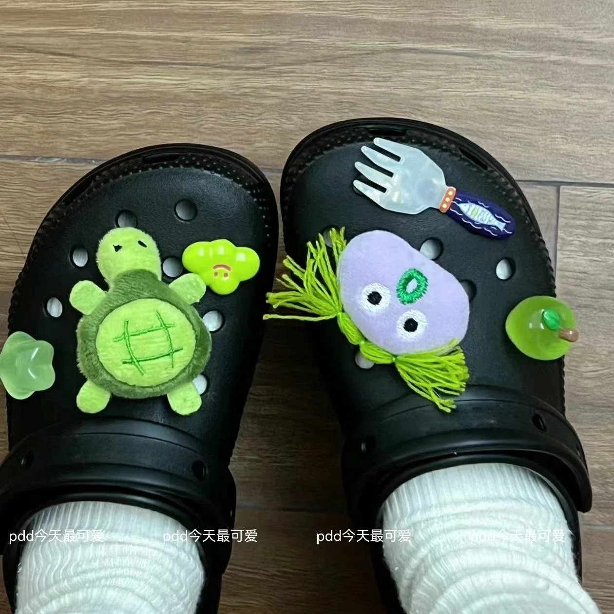 Funny Cartoon Charms for Crocs Colorful Shoe Buckle Accessories Clogs Charm Decor Adult Children Gifts Party Decorations
Funny Cartoon Charms for Crocs Colorful Shoe Buckle Accessories Clogs Charm Decor Adult Children Gifts Party Decorations